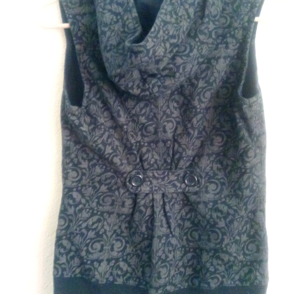 Vest - Picture 5 of 5
